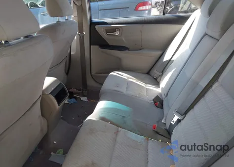 2016 Toyota Camry Le z USA, uszkodzony, nr VIN 4T1BF1FK0GU511213